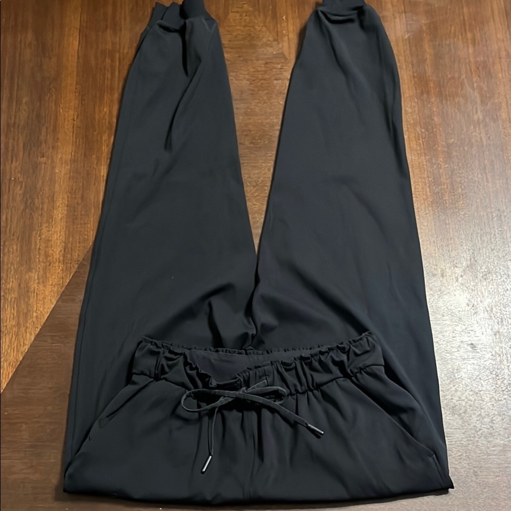 Lululemon women’s Black Jogger Pants - Picture 2 of 7